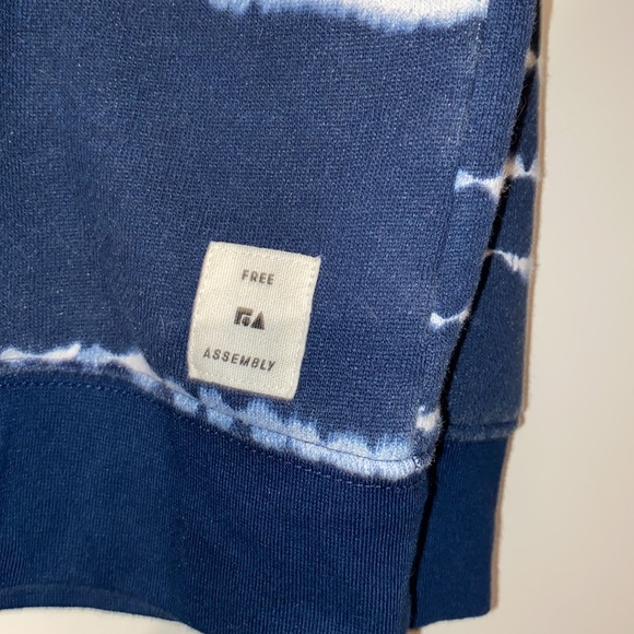 Men’s Free Assembly tie-dye stripe French terry sweatshirt blue white medium - Picture 3 of 6